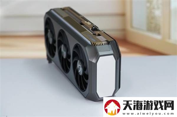 索泰RTX5070TiAMPEXTREMEINFINITY显卡图赏