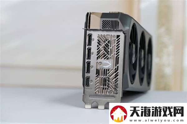 索泰RTX5070TiAMPEXTREMEINFINITY显卡图赏